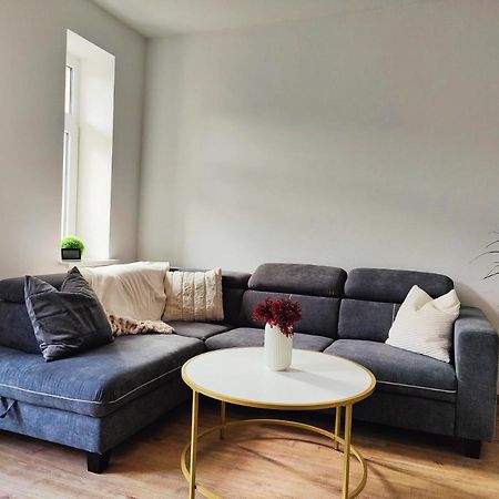 Neu Sanierte Wohnung Mit Balkon Und Stellplatz Erfurt Bagian luar foto
