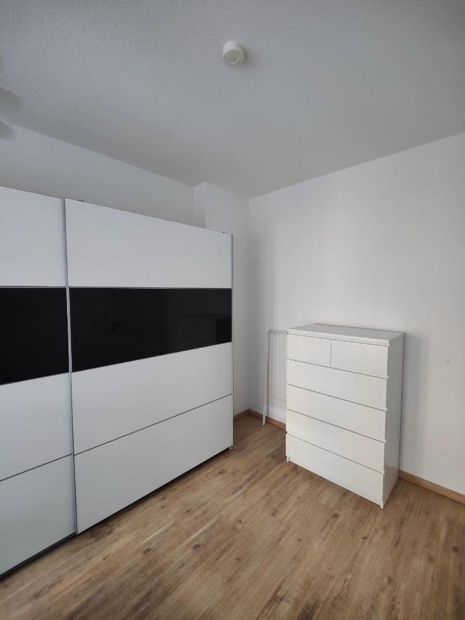 Neu Sanierte Wohnung Mit Balkon Und Stellplatz Erfurt Bagian luar foto