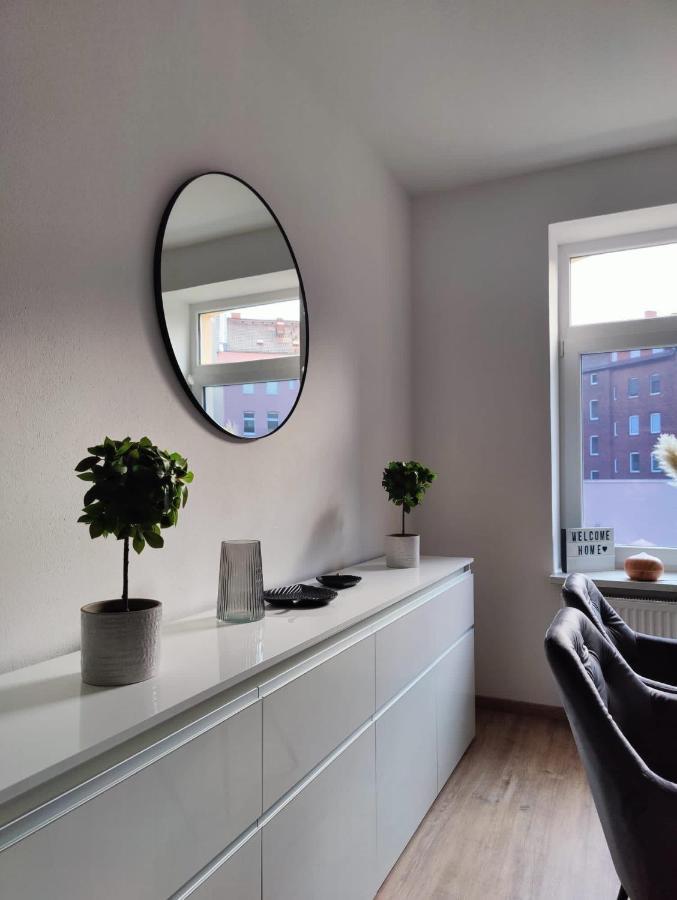 Neu Sanierte Wohnung Mit Balkon Und Stellplatz Erfurt Bagian luar foto