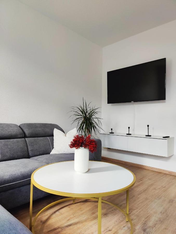Neu Sanierte Wohnung Mit Balkon Und Stellplatz Erfurt Bagian luar foto