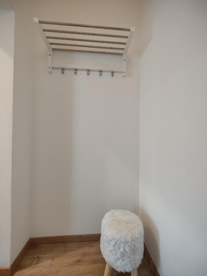Neu Sanierte Wohnung Mit Balkon Und Stellplatz Erfurt Bagian luar foto