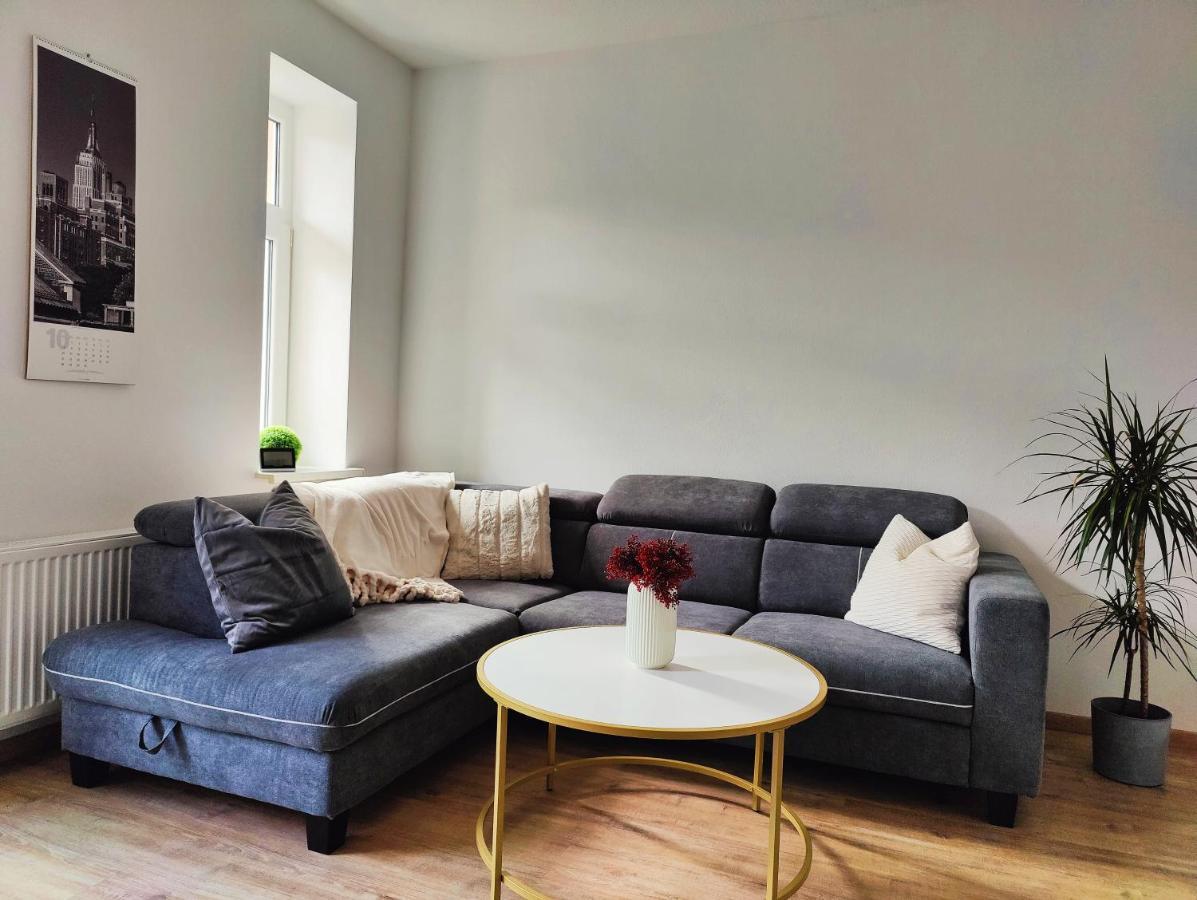 Neu Sanierte Wohnung Mit Balkon Und Stellplatz Erfurt Bagian luar foto