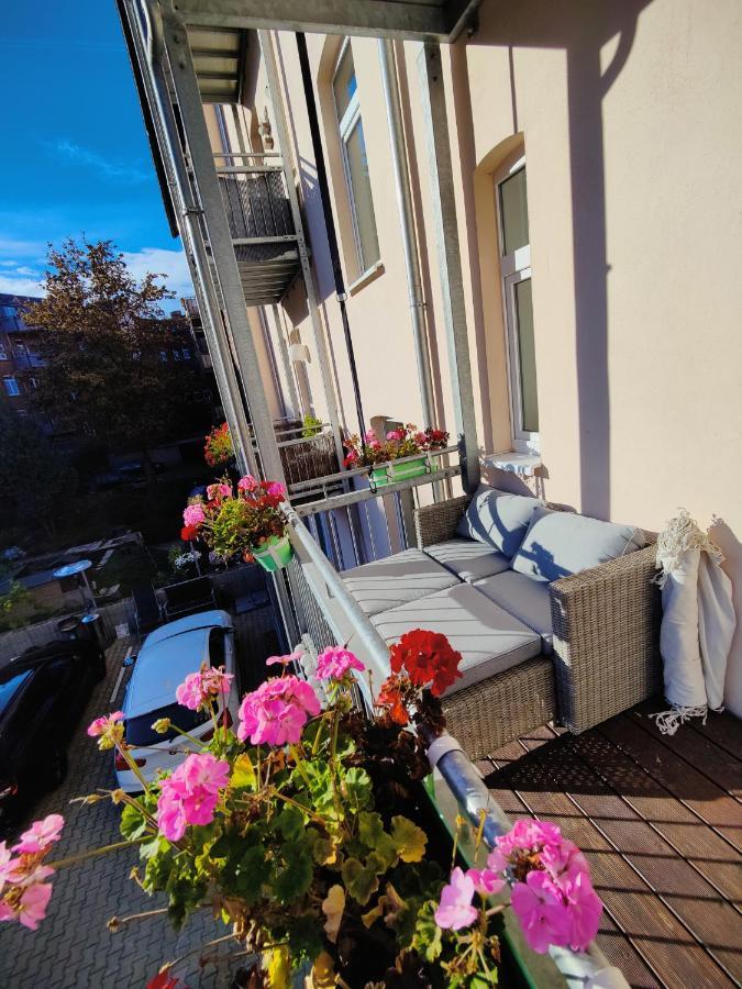 Neu Sanierte Wohnung Mit Balkon Und Stellplatz Erfurt Bagian luar foto